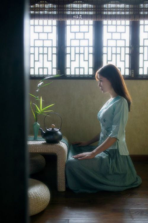 经典赛事回顾：那些难忘的WRC瞬间，wrc赛道