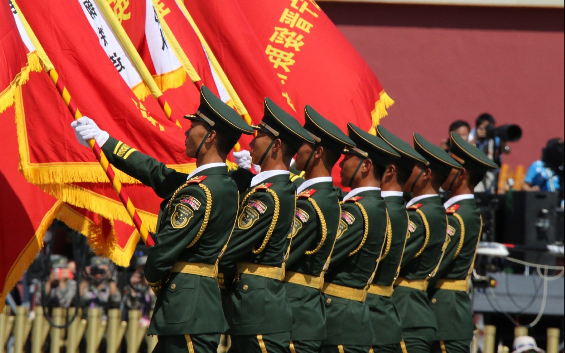 沃尔夫斯堡主教练信心十足，称团队战术将取得胜利，沃尔夫斯堡主帅